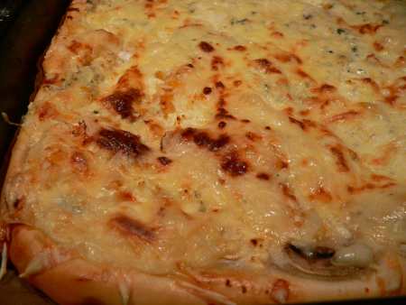 Smetanovo-sýrová pizza